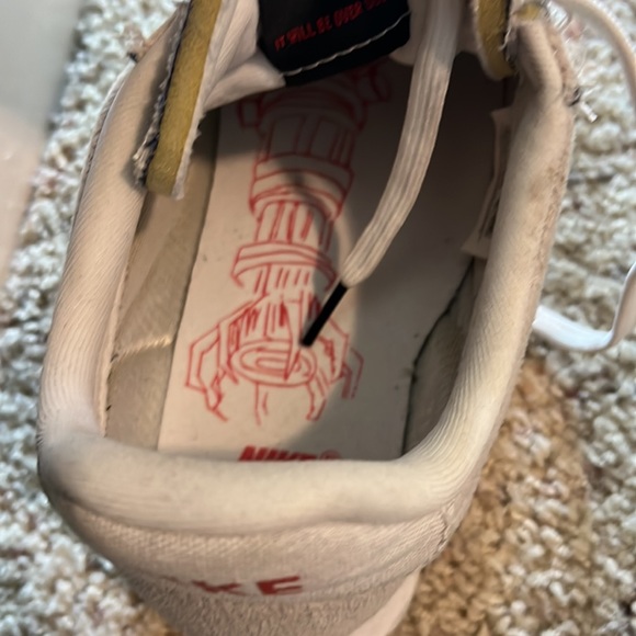 NIKE stranger things shoes - Picture 5 of 7